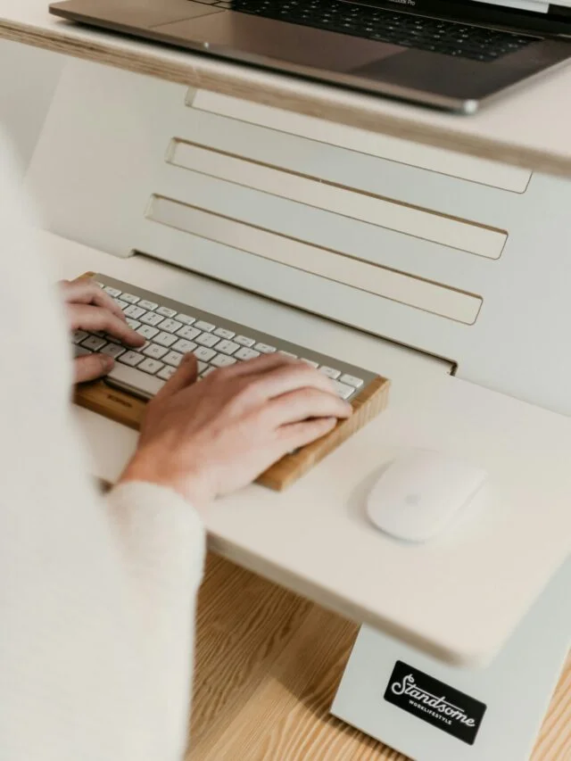 Do Lap Desks for Laptops Actually Work?(2025)