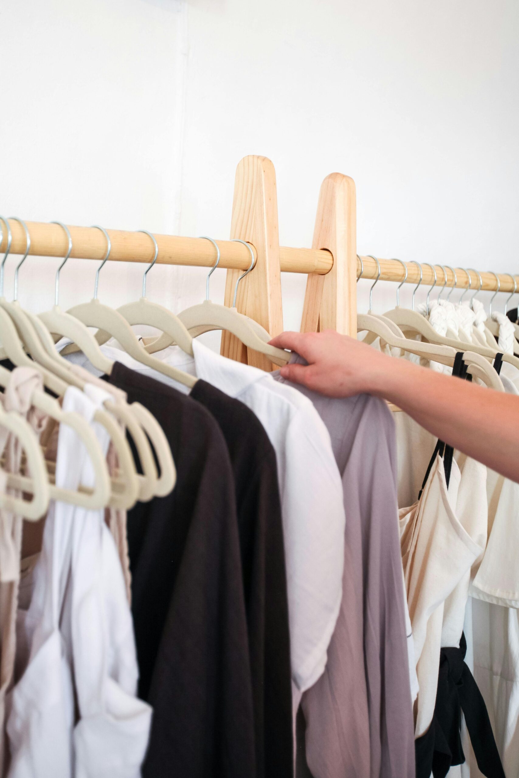 “Best Plastic Hangers for Your Closet in 2025 (Top Picks & Reviews)”